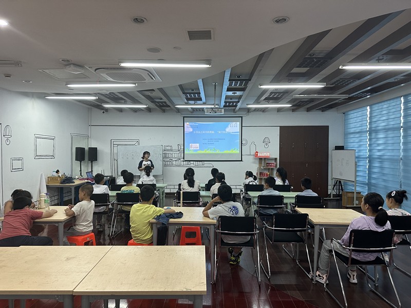 1727068108617370.jpg 2024.9.22小书虫之科学的奥秘:航空轨道卫星1.jpg